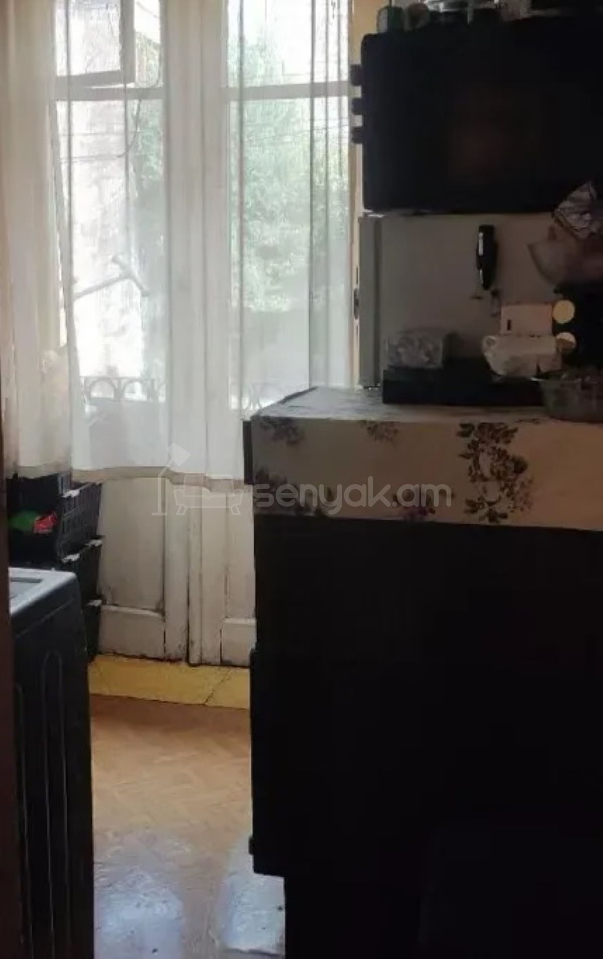 1 Սենյականոց Բնակարան Քարե Շենքում, 32քմ, 2/4 հարկ, Պետական Վիճակում