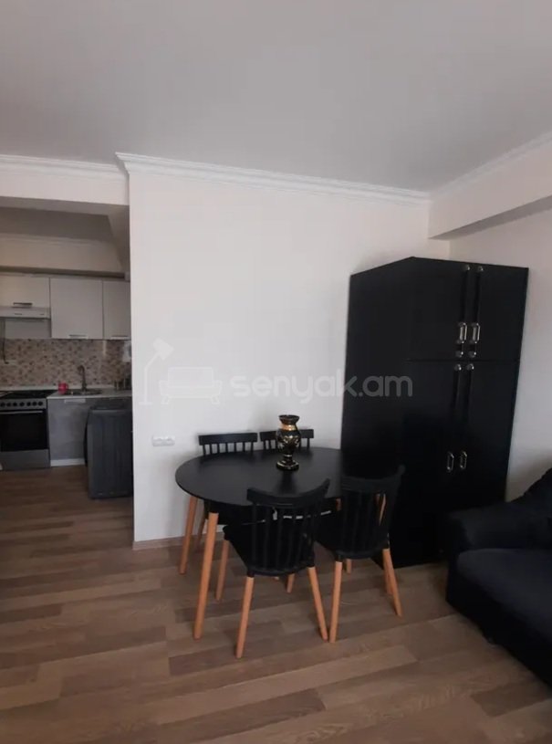 1 Սենյականոց Բնակարան, 40քմ, 2/14 հարկ, Կապիտալ Վերանորոգված, Կահավորված