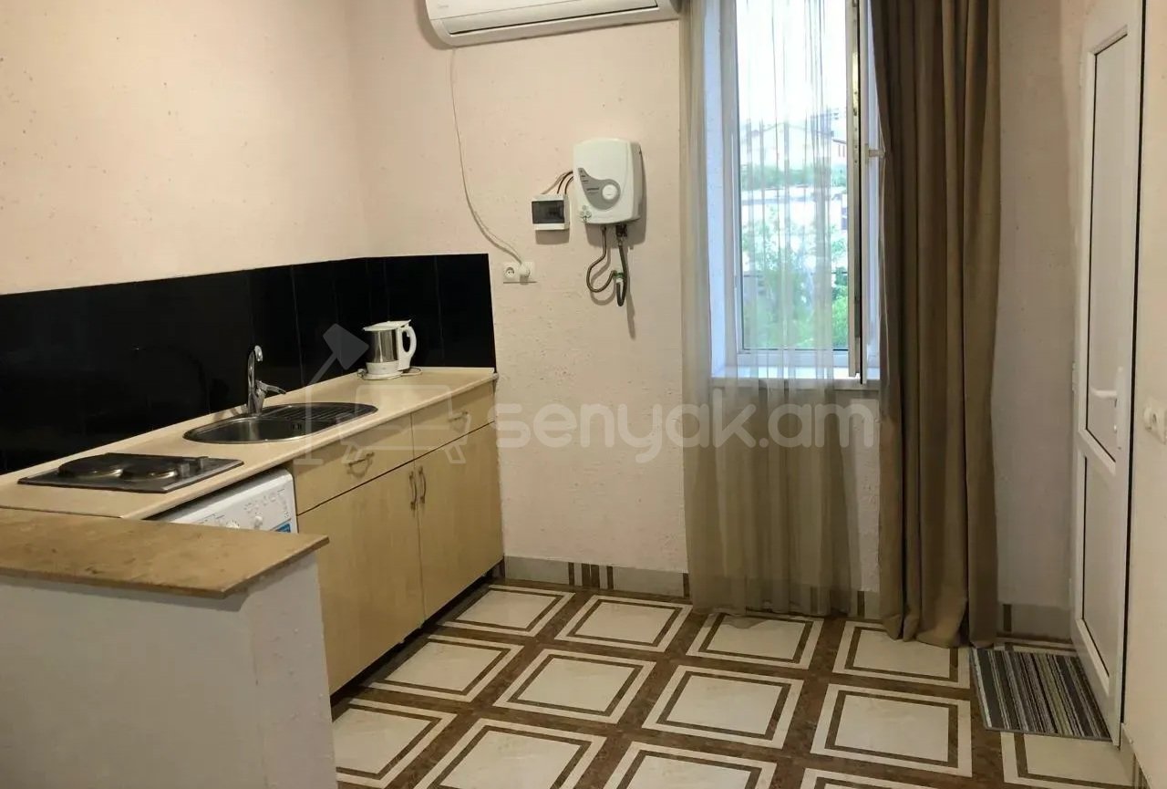 1 Սենյականոց Բնակարան, 35քմ, 2/3 հարկ, Կոսմետիկ Վերանորոգված