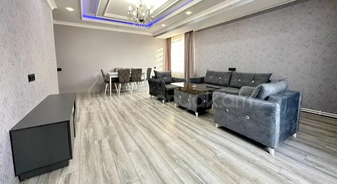 3 Սենյականոց Բնակարան, 80քմ, 3/9 հարկ, Դիզայներական Վերանորոգված, Կահավորված