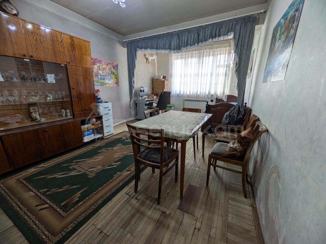 3 Սենյականոց Բնակարան Քարե Շենքում, 67քմ, 5/5 հարկ, Պետական Վիճակում