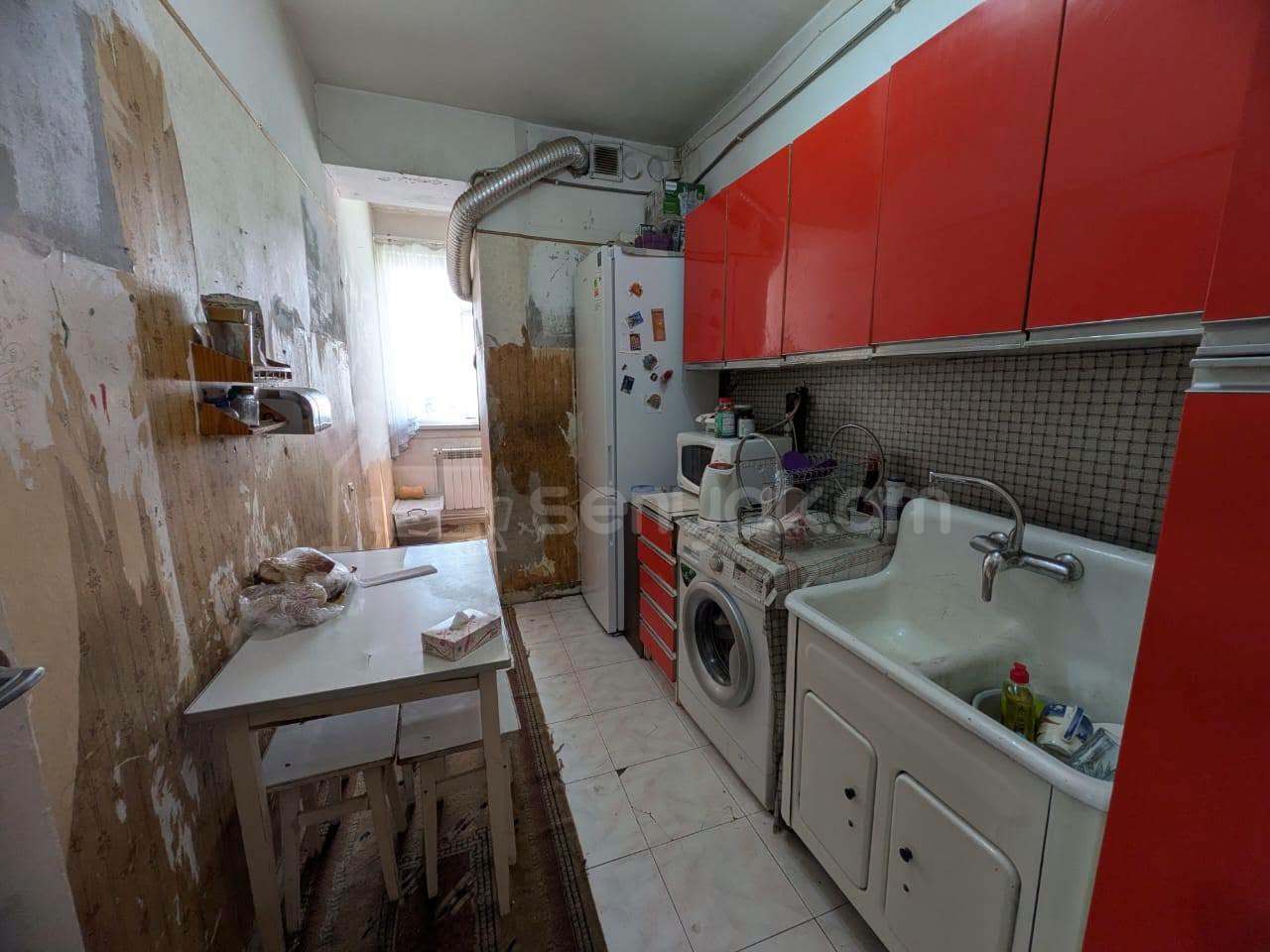 3 Սենյականոց Բնակարան Քարե Շենքում, 67քմ, 5/5 հարկ, Պետական Վիճակում