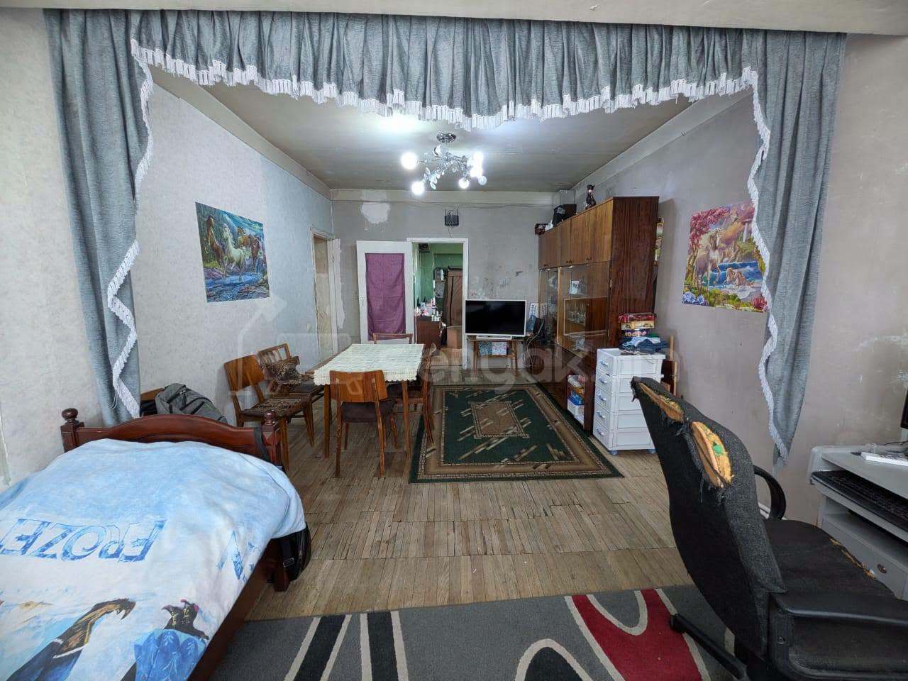 3 Սենյականոց Բնակարան Քարե Շենքում, 67քմ, 5/5 հարկ, Պետական Վիճակում