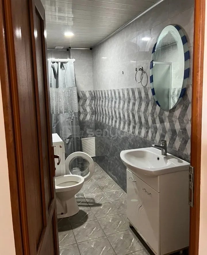 4 Սենյականոց Բնակարան, 90քմ, 4/9 հարկ, Կապիտալ Վերանորոգված, Կահավորված