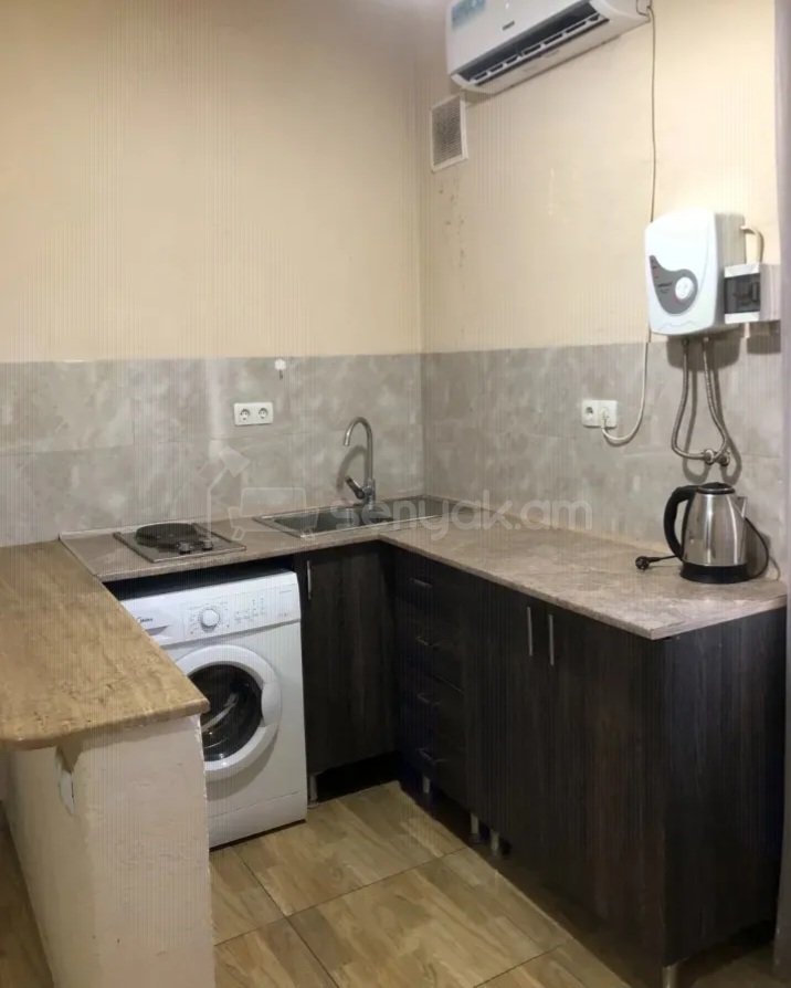 1 Սենյականոց Բնակարան, 30քմ, 2/3 հարկ, Կապիտալ Վերանորոգված