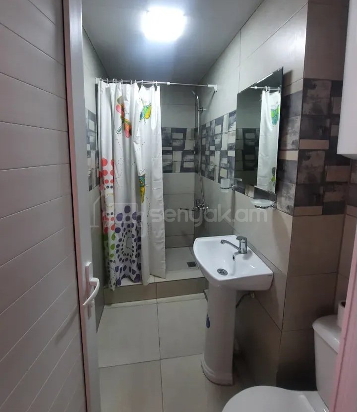 1 Սենյականոց Բնակարան, 40քմ, 2/14 հարկ, Կապիտալ Վերանորոգված