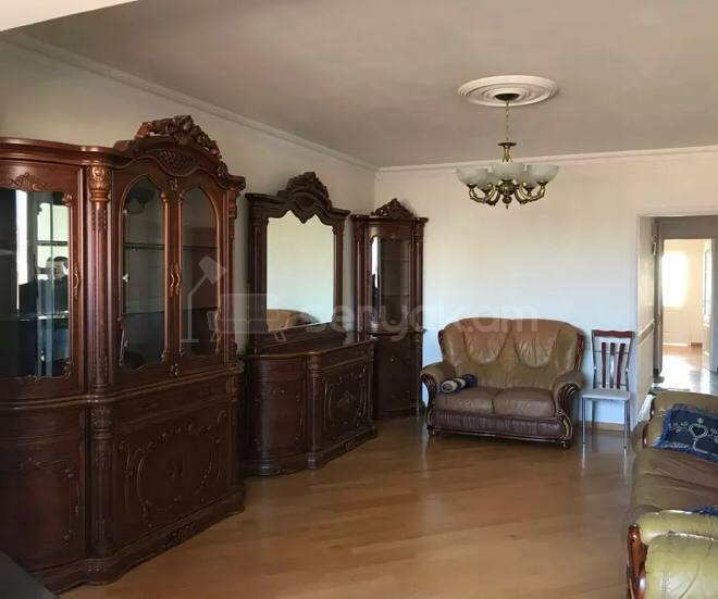 5 Սենյականոց Բնակարան Քարե Շենքում, 160քմ, 5/5 հարկ, Կոսմետիկ Վերանորոգված