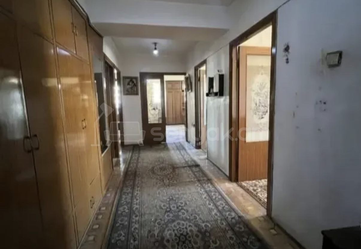 3 Սենյականոց Բնակարան, 104քմ, 10/15 հարկ, Պետական Վիճակում, Կահավորված