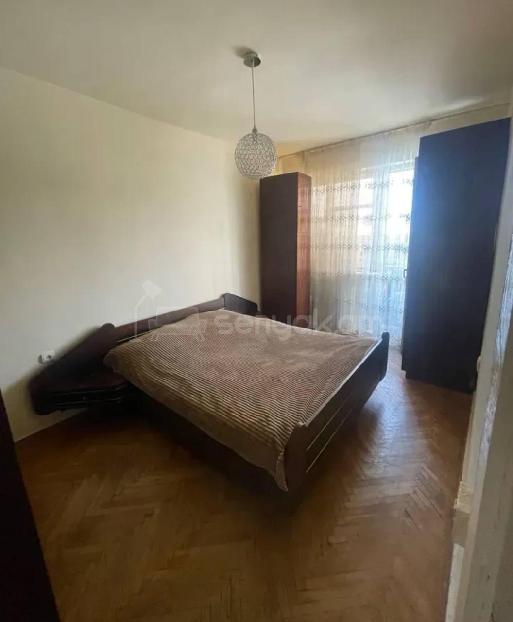 3 Սենյականոց Բնակարան Քարե Շենքում, 88քմ, 5/5 հարկ, Նորմալ Վիճակում