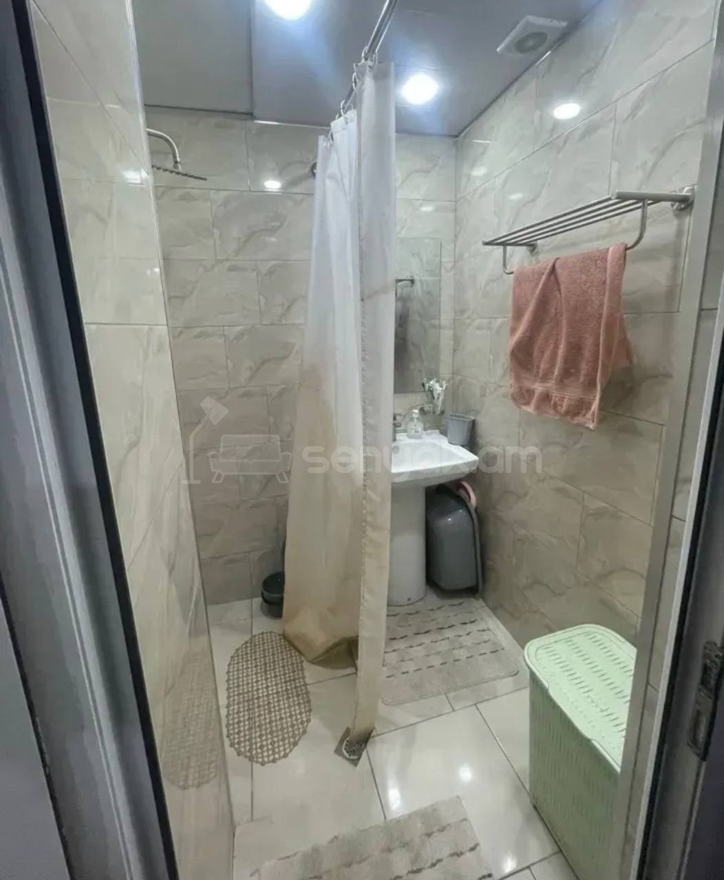 3 Սենյականոց Բնակարան Քարե Շենքում, 88քմ, 5/5 հարկ, Նորմալ Վիճակում