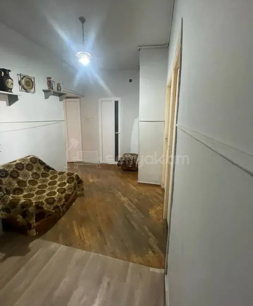 3 Սենյականոց Բնակարան Քարե Շենքում, 88քմ, 5/5 հարկ, Նորմալ Վիճակում
