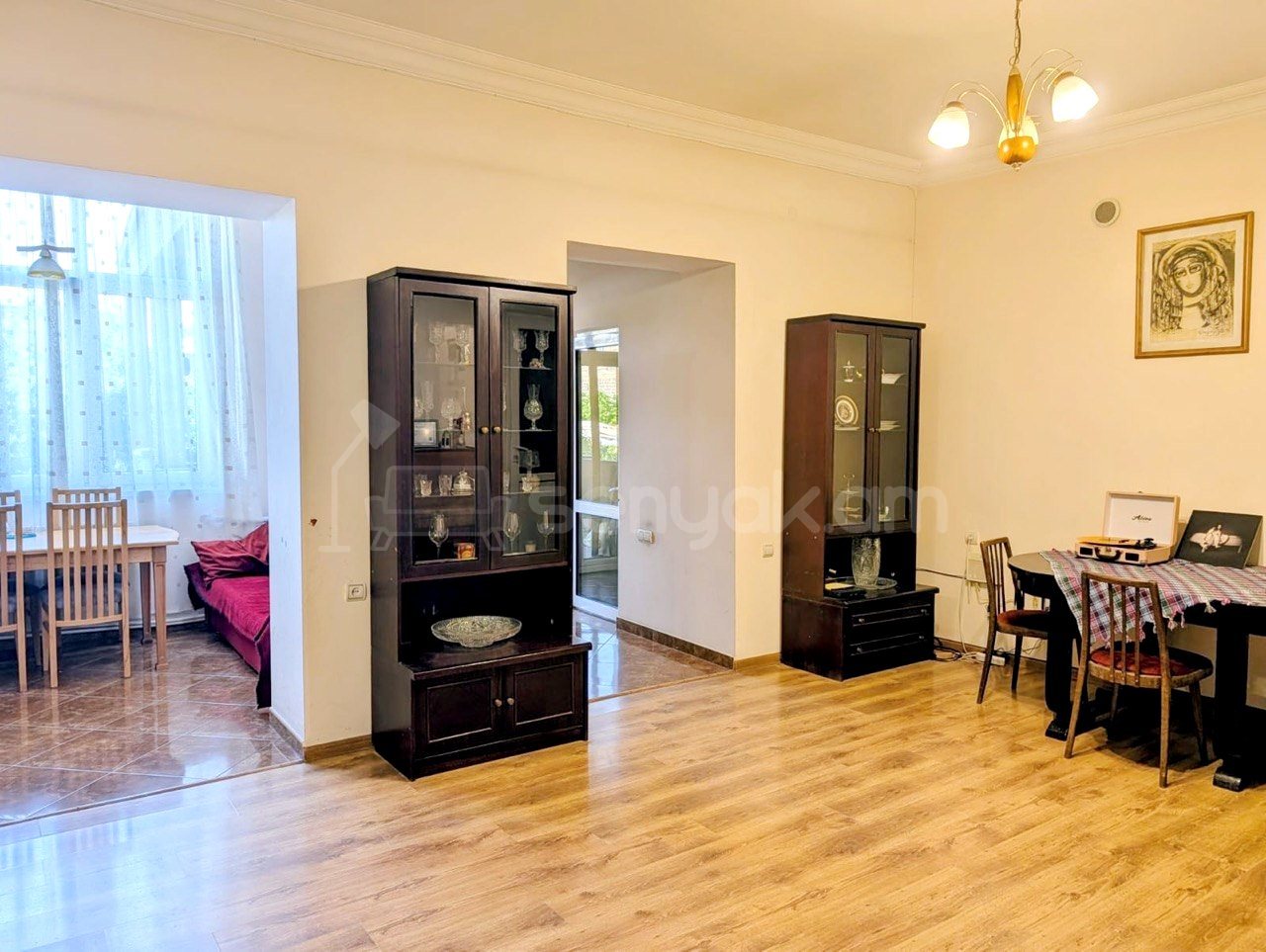 4 Սենյականոց Սեփական Տուն, 250քմ, Կապիտալ Վերանորոգված