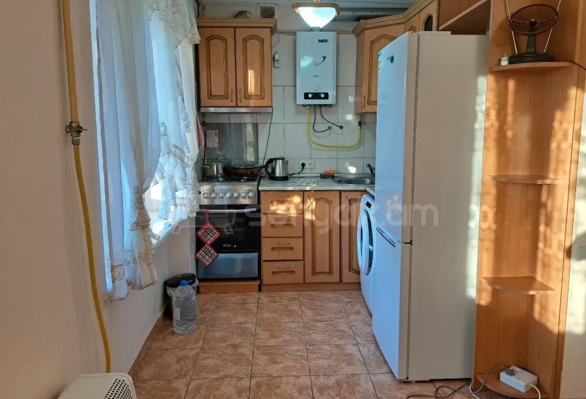 2 Սենյականոց Բնակարան Քարե Շենքում, 53քմ, 2/5 հարկ, Կոսմետիկ Վերանորոգված