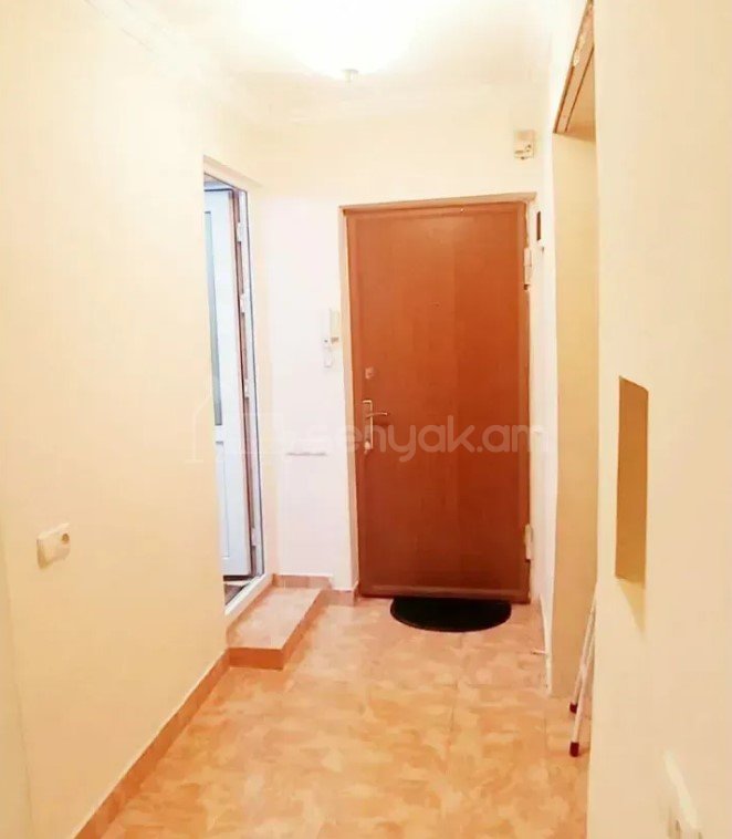 2 Սենյականոց Բնակարան Քարե Շենքում, 53քմ, 2/5 հարկ, Կոսմետիկ Վերանորոգված