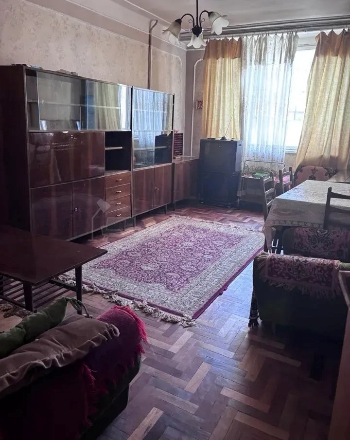 2 Սենյականոց Բնակարան Քարե Շենքում, 79քմ, 4/5 հարկ, Պետական Վիճակում
