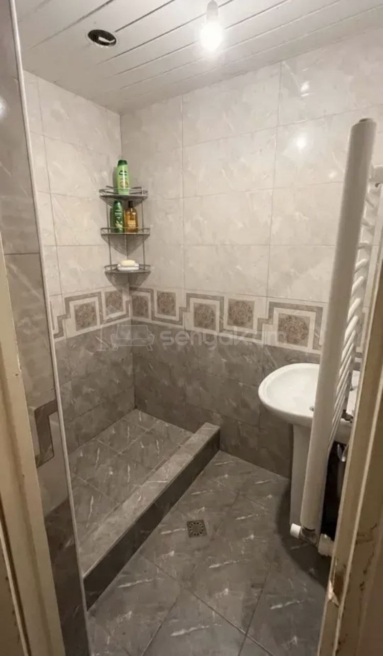4 Սենյականոց Բնակարան, 94քմ, 8/9 հարկ, Նորմալ Վիճակում, Կահավորված, Արևկող