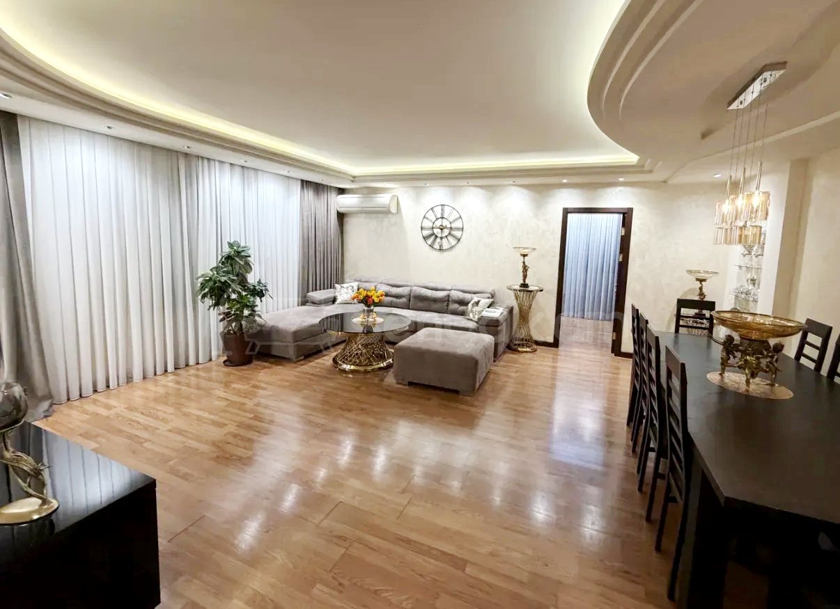 3 Սենյականոց Բնակարան Քարե Շենքում, 7քմ, 2/5 հարկ, Կապիտալ Վերանորոգված