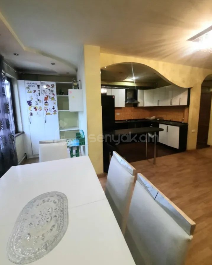 2 Սենյականոց Բնակարան, 70քմ, 5/9 հարկ, Կապիտալ Վերանորոգված, Կահավորված