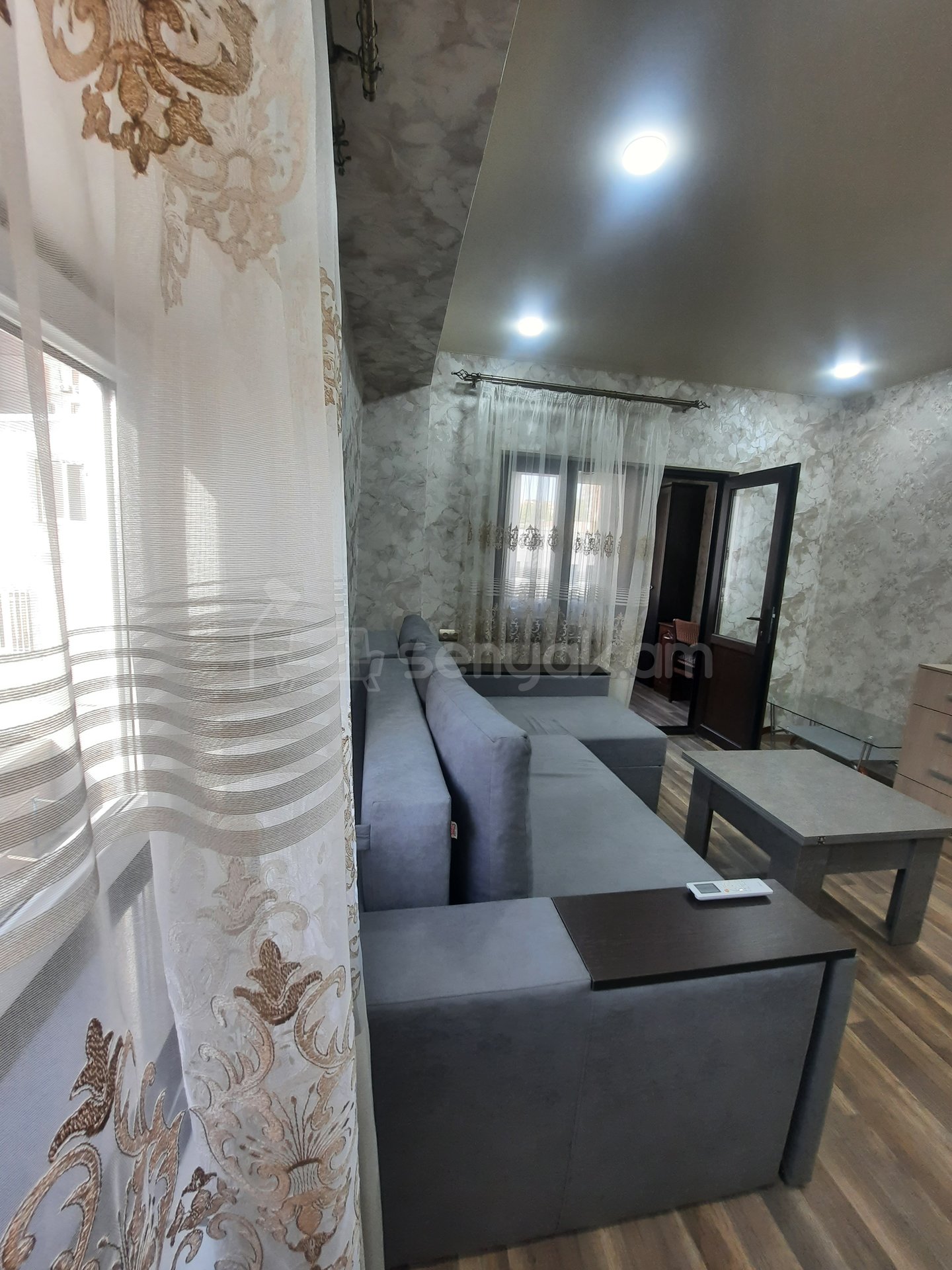 2 Սենյականոց Բնակարան, 48քմ, 5/9 հարկ, Դիզայներական Վերանորոգված, Կահավորված
