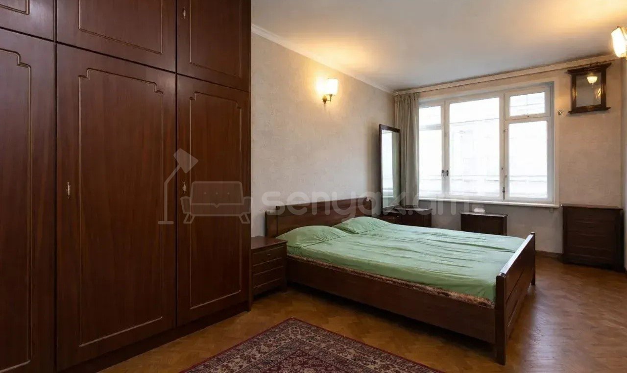 3 Սենյականոց Բնակարան Քարե Շենքում, 75քմ, 2/5 հարկ, Նորմալ Վիճակում