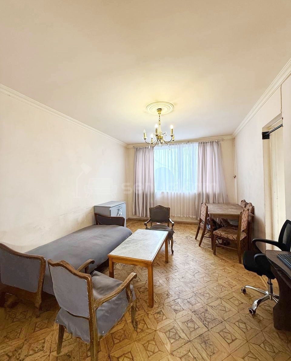 2 Սենյականոց Բնակարան Քարե Շենքում, 43քմ, 3/7 հարկ, Պետական Վիճակում