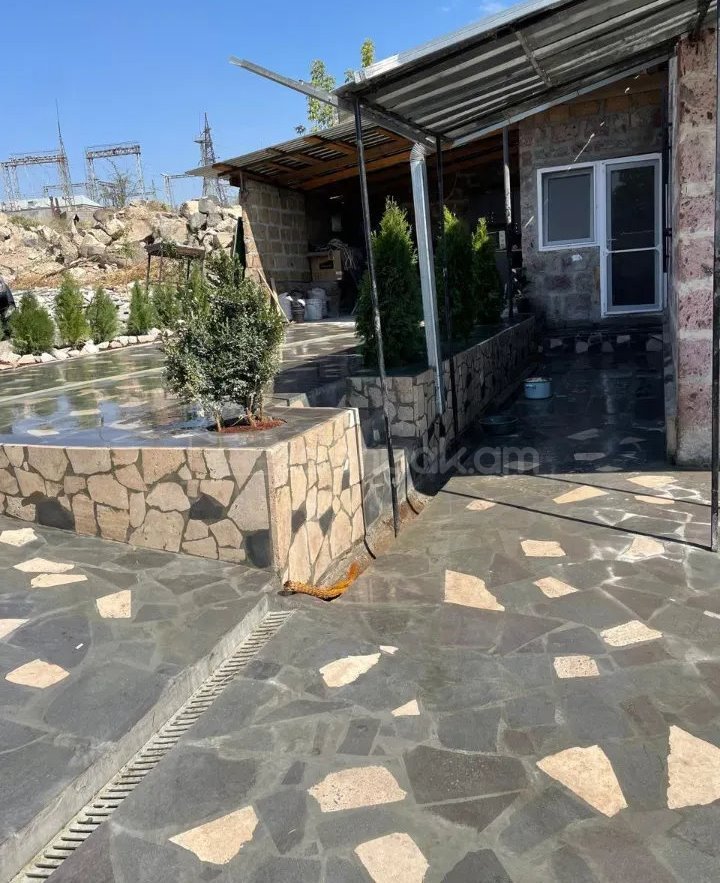 3 Սենյականոց Սեփական Տուն, 68քմ, Կապիտալ Վերանորոգված