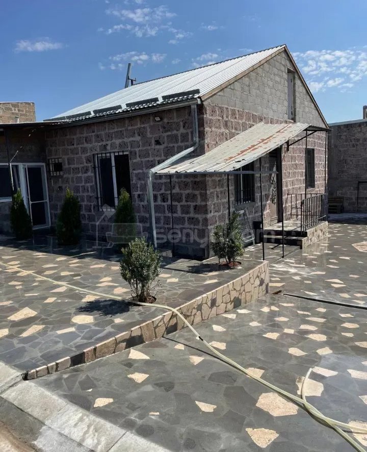 3 Սենյականոց Սեփական Տուն, 68քմ, Կապիտալ Վերանորոգված