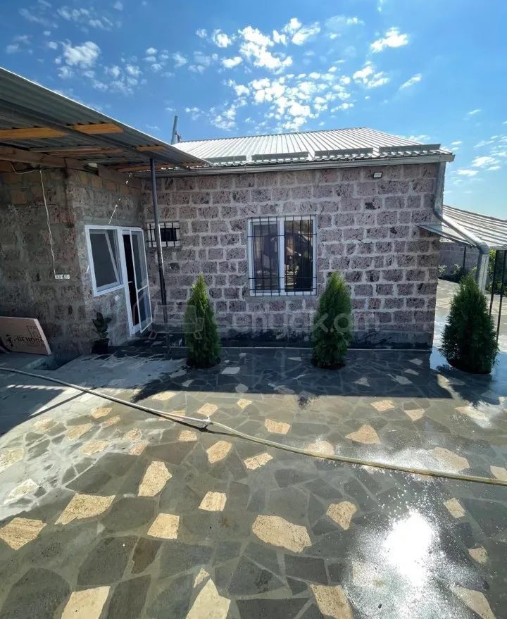3 Սենյականոց Սեփական Տուն, 68քմ, Կապիտալ Վերանորոգված
