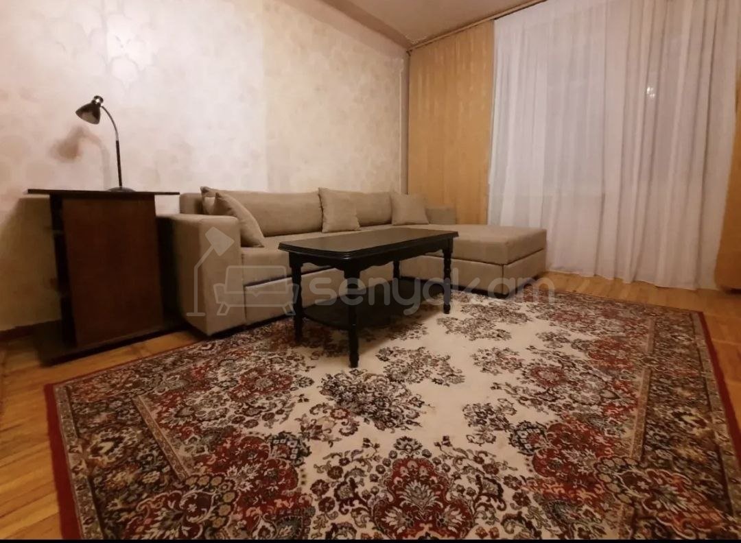 1 Սենյականոց Բնակարան Քարե Շենքում, 42քմ, 4/5 հարկ, Նորմալ Վիճակում, Կահավորված, Արևկող