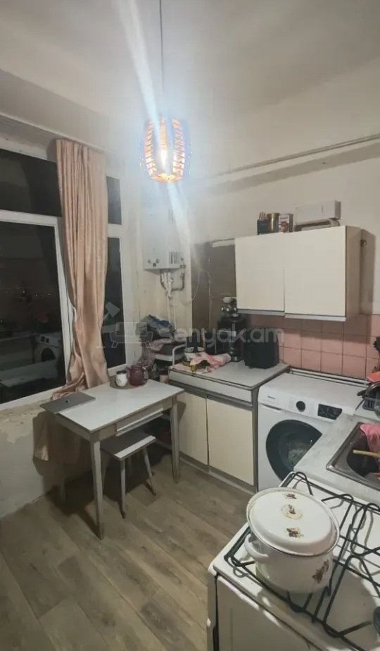 1 Սենյականոց Բնակարան Քարե Շենքում, 43քմ, 6/9 հարկ, Կապիտալ Վերանորոգված, Կահավորված
