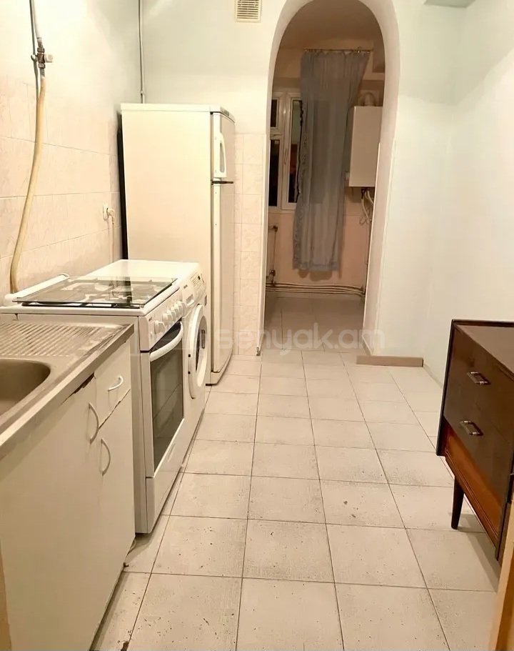 2 Սենյականոց Բնակարան Քարե Շենքում, 65քմ, 5/9 հարկ, Կապիտալ Վերանորոգված, Կահավորված