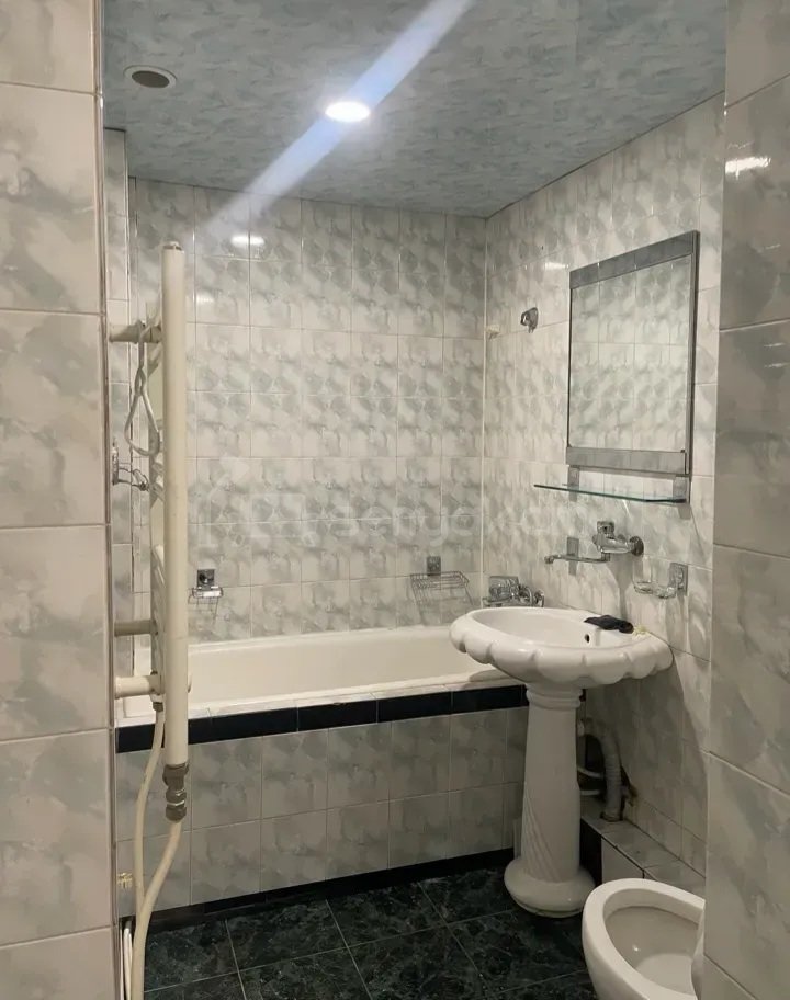 2 Սենյականոց Բնակարան Քարե Շենքում, 65քմ, 5/9 հարկ, Կապիտալ Վերանորոգված, Կահավորված