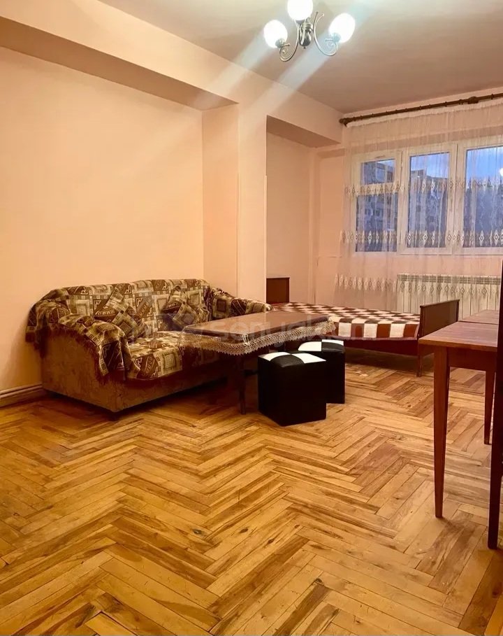 2 Սենյականոց Բնակարան Քարե Շենքում, 65քմ, 5/9 հարկ, Կապիտալ Վերանորոգված, Կահավորված