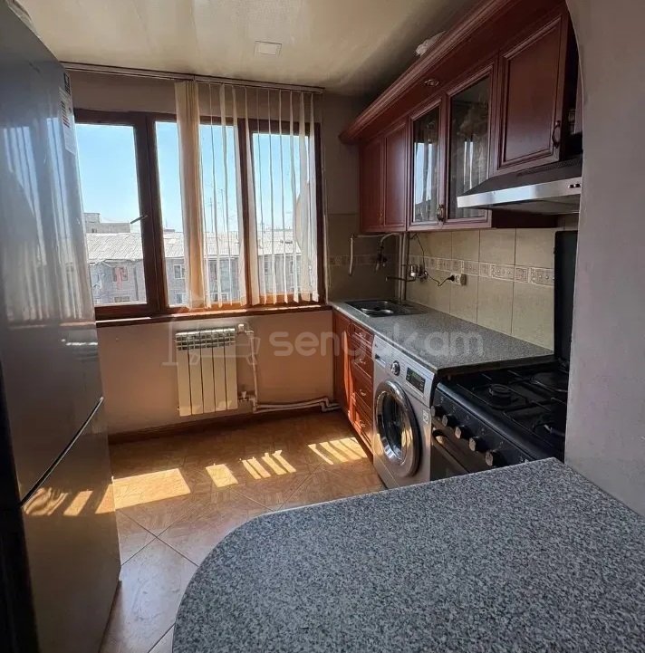3 Սենյականոց Բնակարան, 76քմ, 5/5 հարկ, Նորմալ Վիճակում