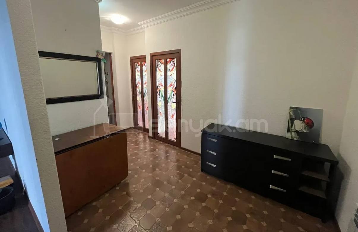 3 Սենյականոց Բնակարան, 81քմ, 4/9 հարկ, Կապիտալ Վերանորոգված