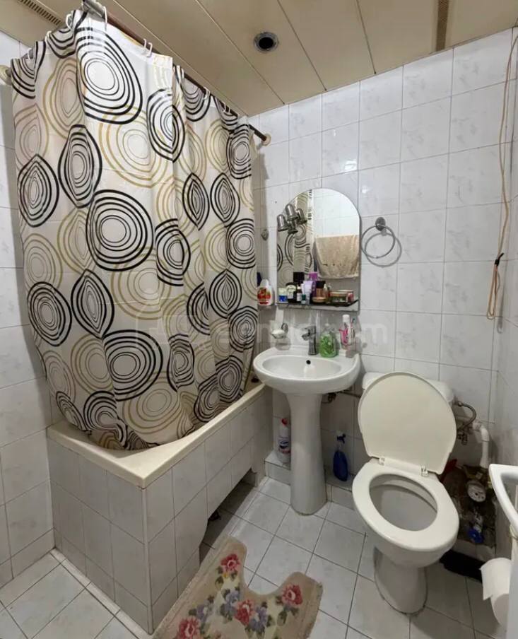 3 Սենյականոց Բնակարան Քարե Շենքում, 71քմ, 4/4 հարկ, Նորմալ Վիճակում