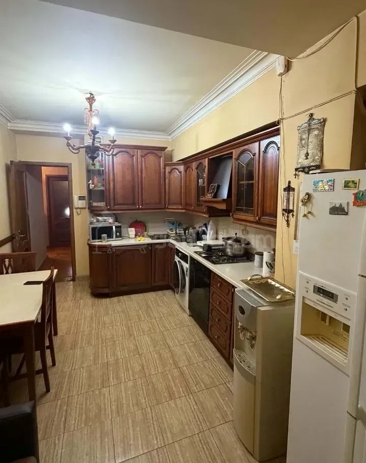 3 Սենյականոց Բնակարան, 90քմ, 4/12 հարկ, Նորմալ Վիճակում