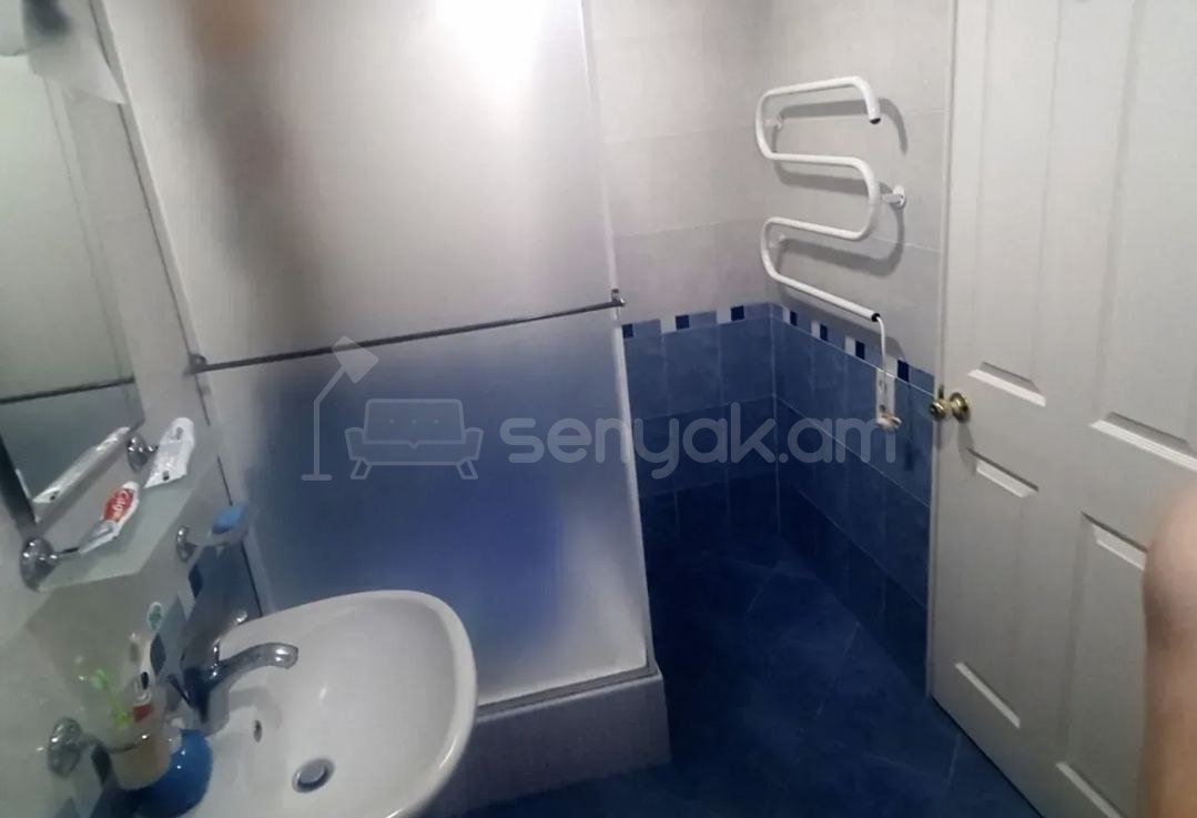 3 Սենյականոց Բնակարան Քարե Շենքում, 58քմ, 6/6 հարկ, Կապիտալ Վերանորոգված, Կահավորված, Արևկող