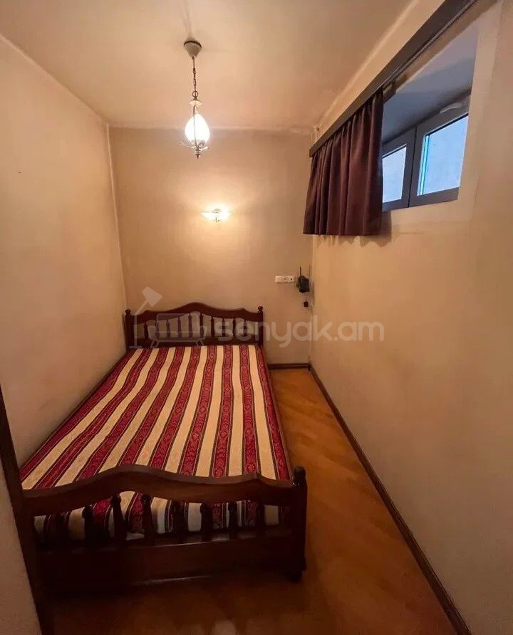 2 Սենյականոց Բնակարան Քարե Շենքում, 49քմ, 3/7 հարկ, Կապիտալ Վերանորոգված