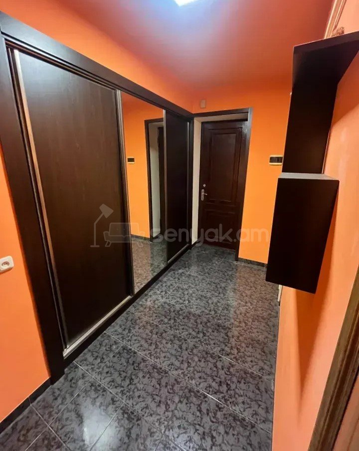 2 Սենյականոց Բնակարան Քարե Շենքում, 49քմ, 3/7 հարկ, Կապիտալ Վերանորոգված