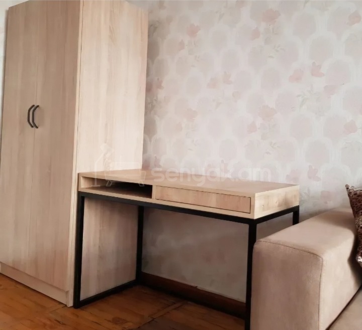 1 Սենյականոց Բնակարան Քարե Շենքում, 42քմ, 4/5 հարկ, Կոսմետիկ Վերանորոգված, Կահավորված