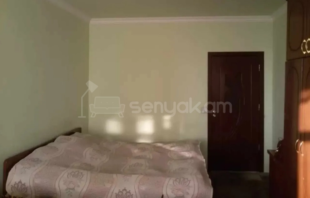 2 Սենյականոց Բնակարան Քարե Շենքում, 70քմ, 5/7 հարկ, Նորմալ Վիճակում