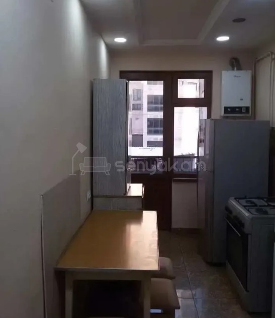 2 Սենյականոց Բնակարան Քարե Շենքում, 70քմ, 5/7 հարկ, Նորմալ Վիճակում