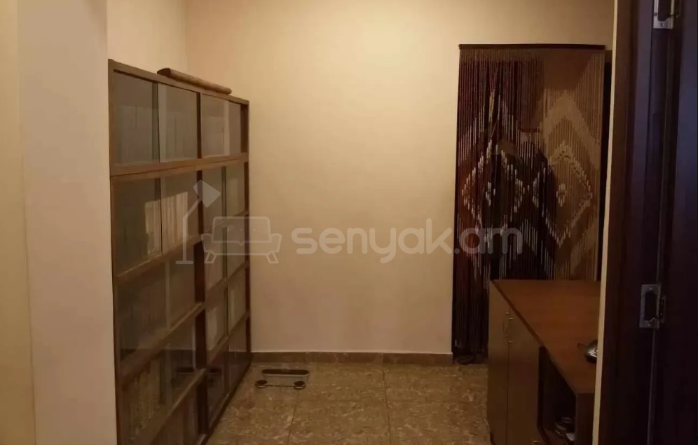 2 Սենյականոց Բնակարան Քարե Շենքում, 70քմ, 5/7 հարկ, Նորմալ Վիճակում