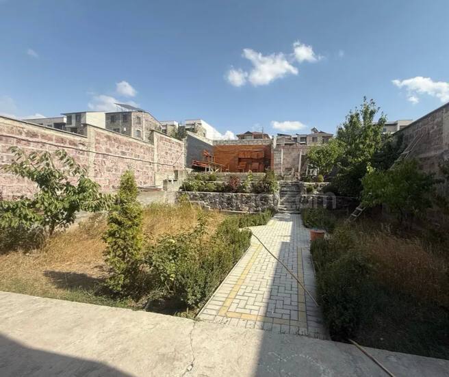 6 Սենյականոց Շքեղ Առանձնատուն, 266քմ, Ավտոտնակով
