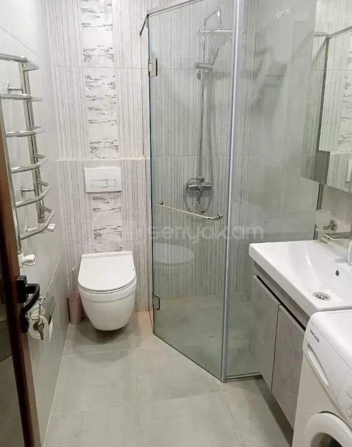 3 Սենյականոց Բնակարան, 79քմ, 4/10 հարկ, Նորմալ Վիճակում
