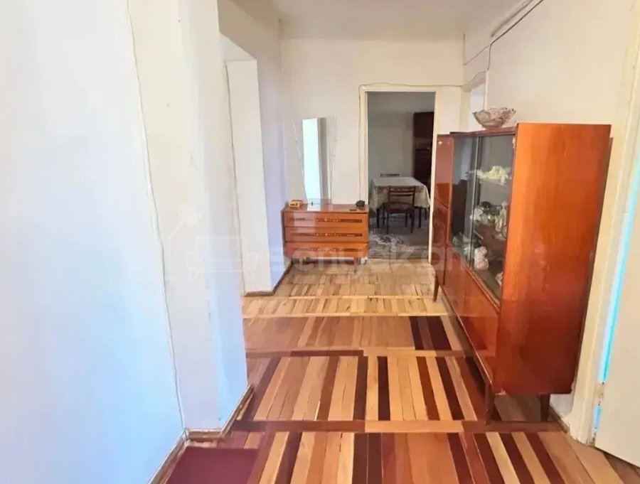 3 Սենյականոց Բնակարան, 80քմ, 8/9 հարկ, Պետական Վիճակում