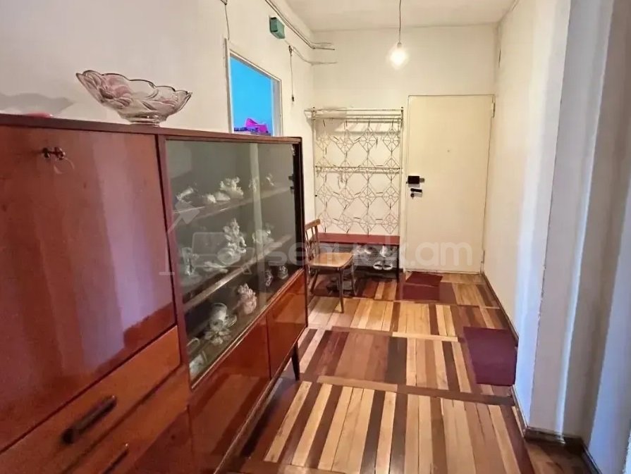 3 Սենյականոց Բնակարան, 80քմ, 8/9 հարկ, Պետական Վիճակում