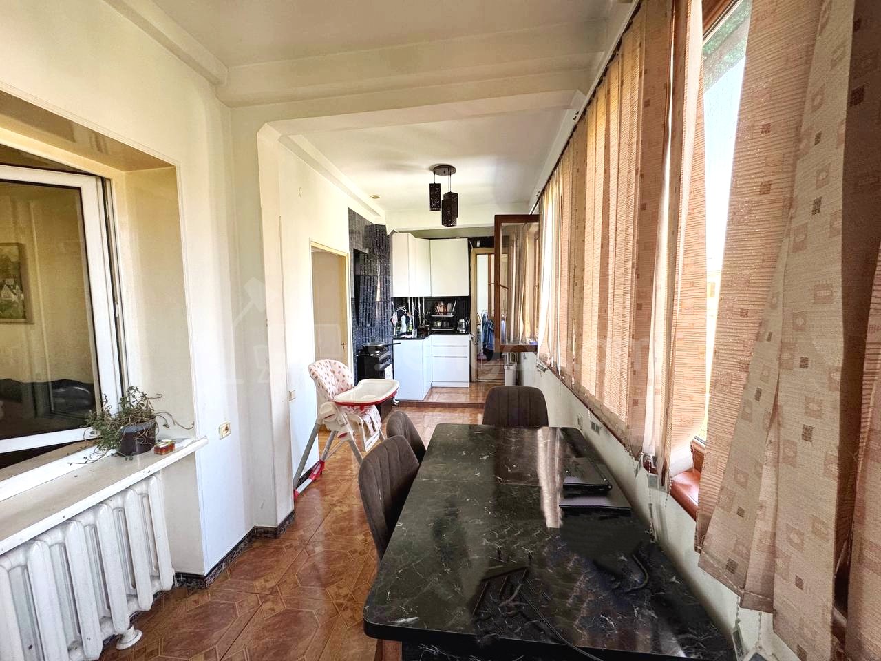 3 Սենյականոց Բնակարան Քարե Շենքում, 82քմ, 5/5 հարկ, Կապիտալ Վերանորոգված