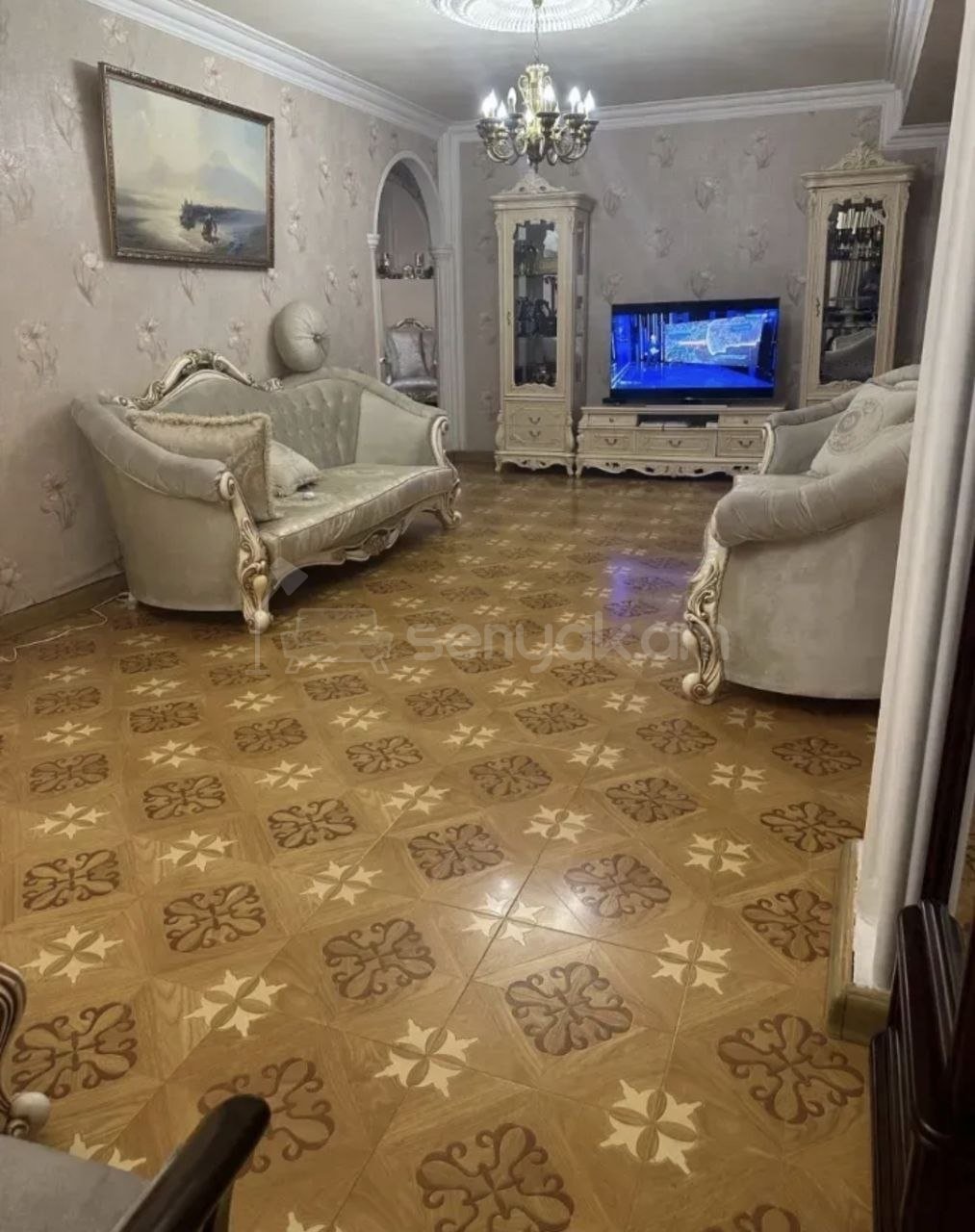 5 Սենյականոց Բնակարան, 250քմ, 1/2 հարկ, Կապիտալ Վերանորոգված, Կահավորված, Արևկող